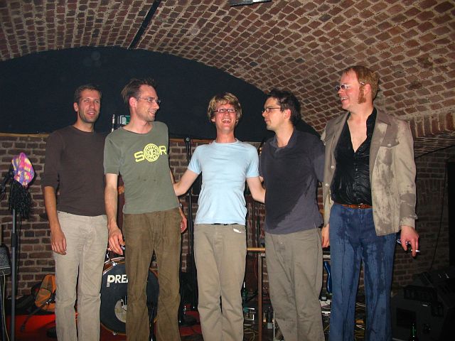 Basement 20. August 2005 Markus, Matthias, Jens, Hannes, Gondi – Basement, August 2005 (Foto © Sam)